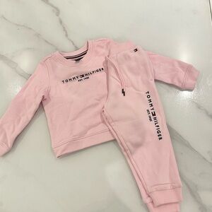 Toddler Girls Tommy Hilfiger sweat suit